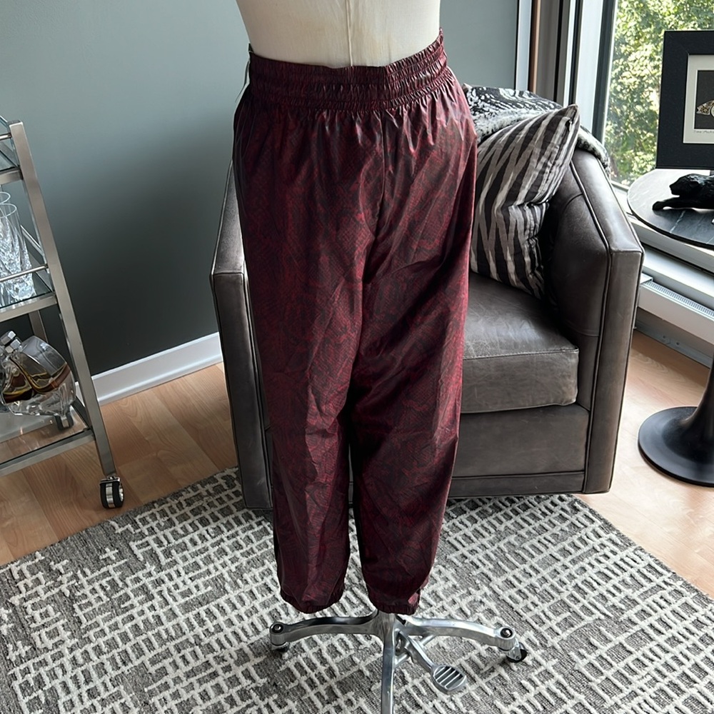 New Women's Nike Python Print Jogger Pants Size XL - Picture 4 of 6